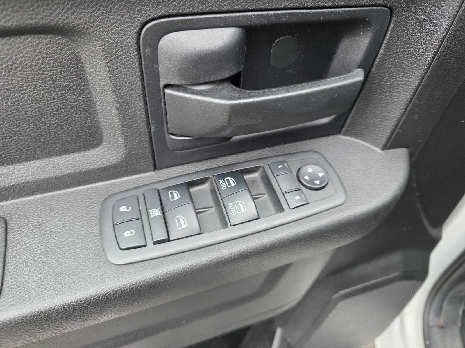 2018 RAM 2500 Tradesman Crew Cab 4x4 6'4" Box
