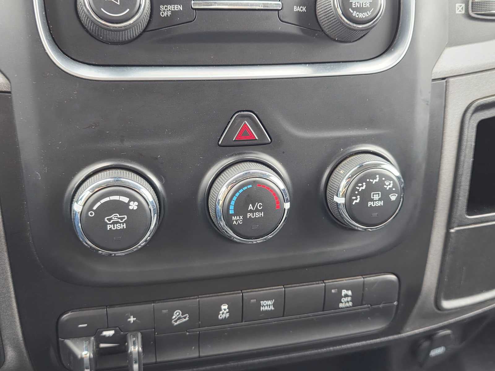 2018 RAM 2500 Tradesman Crew Cab 4x4 6'4" Box