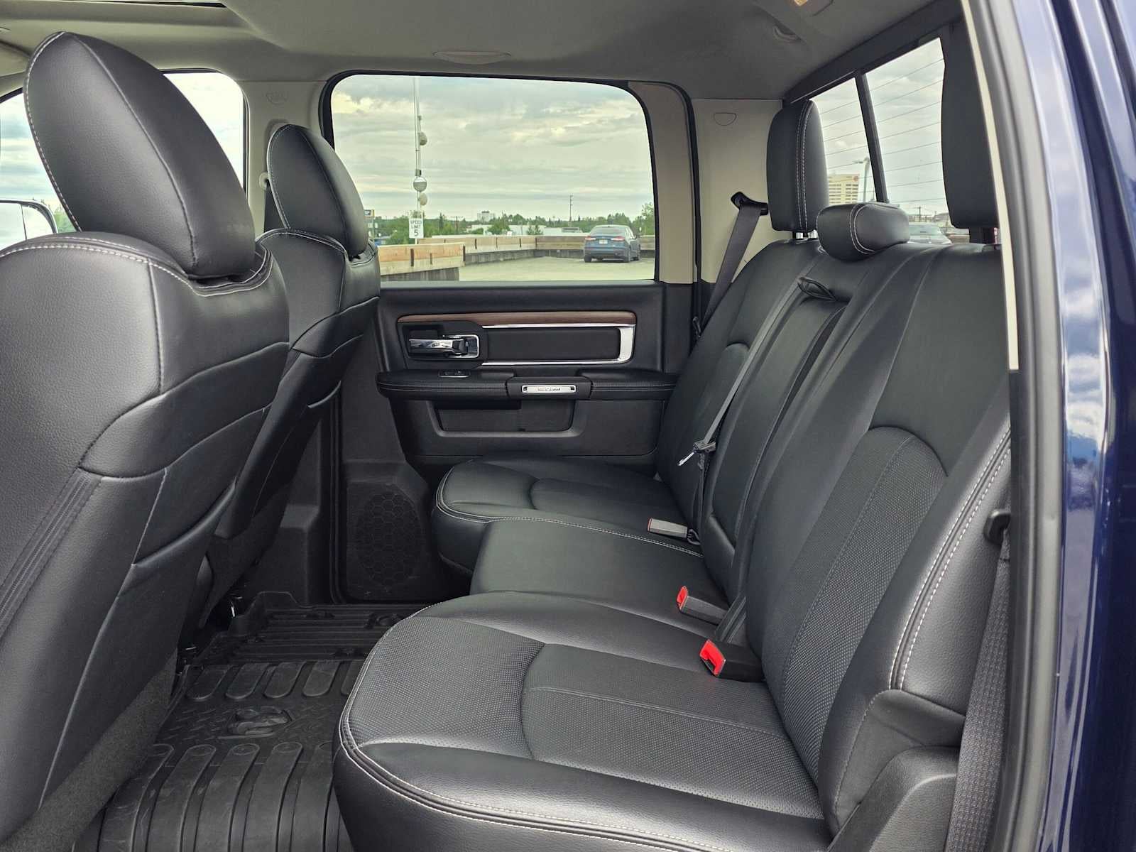 2018 RAM 2500 Laramie Crew Cab 4x4 6'4" Box