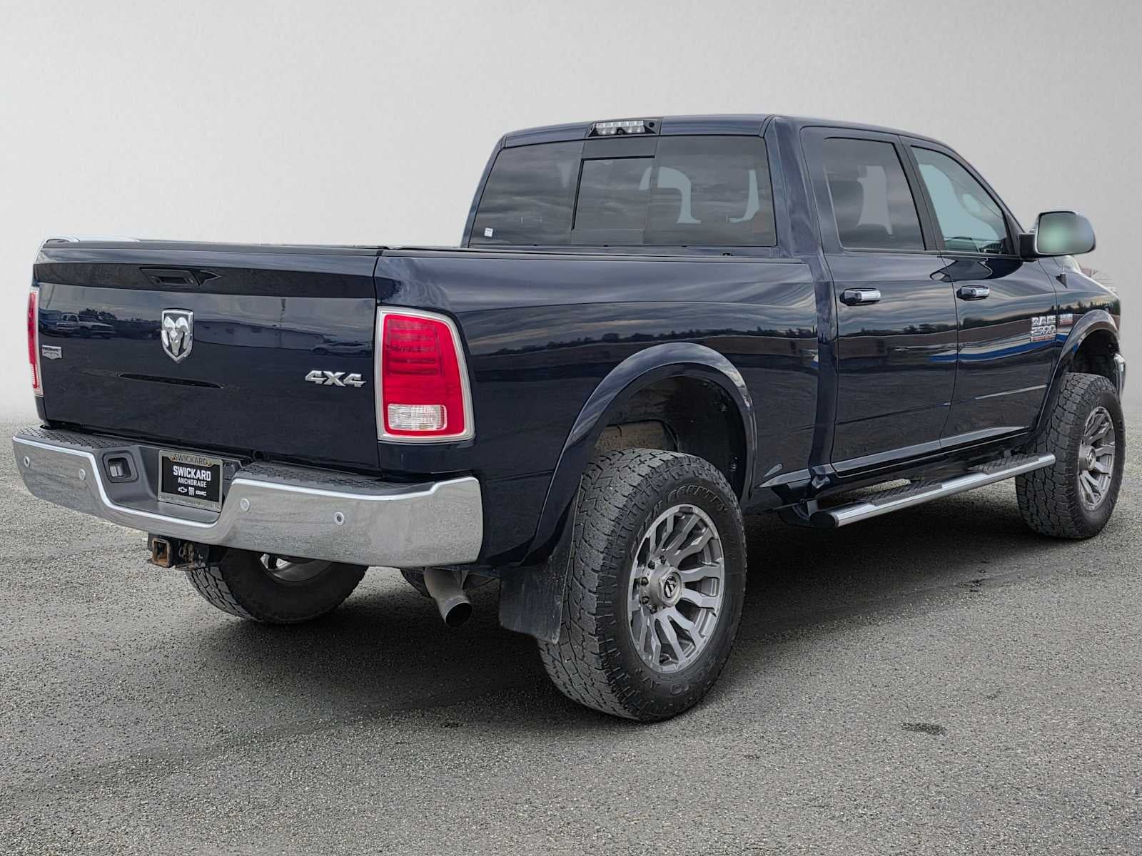 2018 RAM 2500 Laramie Crew Cab 4x4 6'4" Box