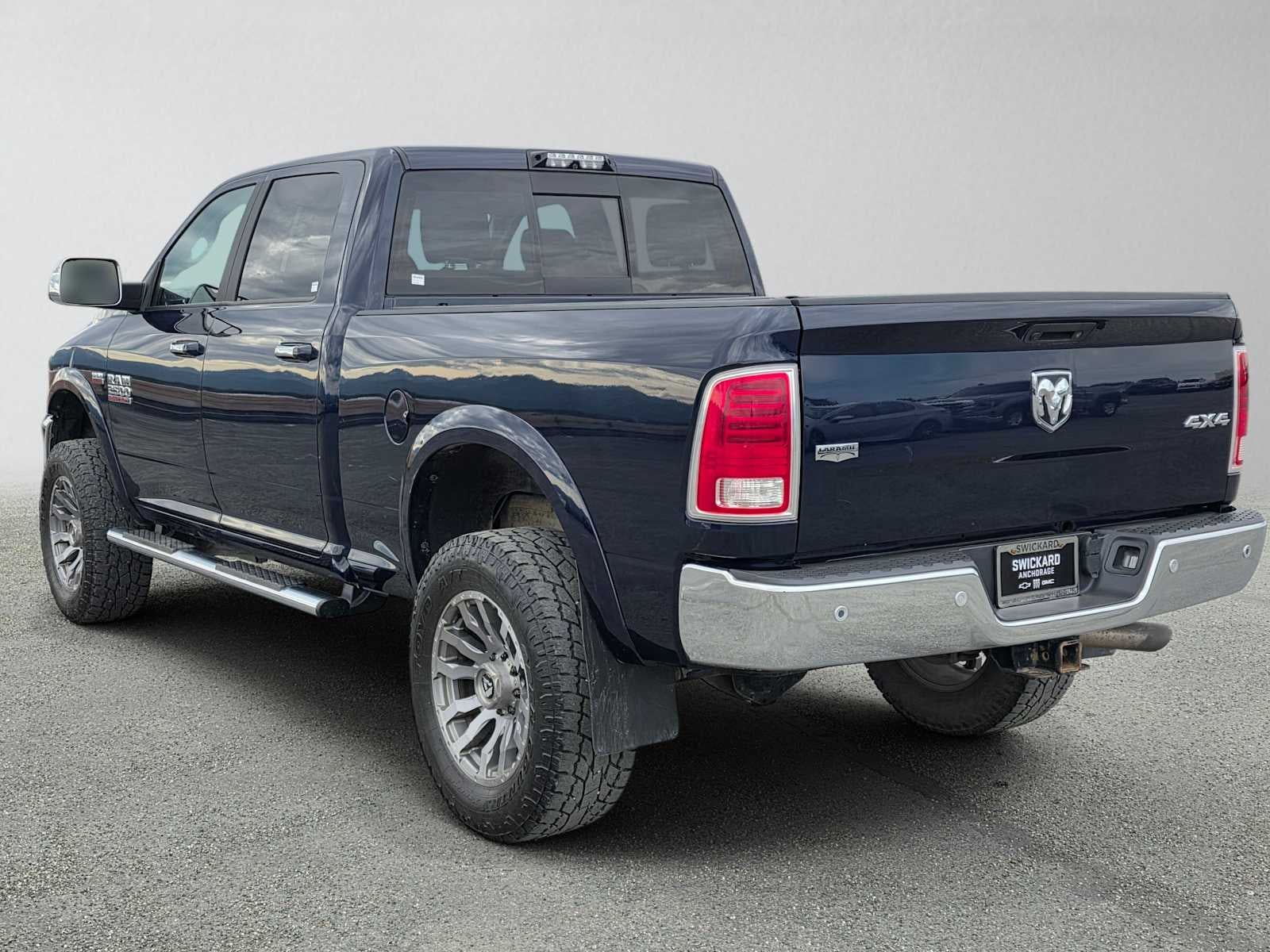 2018 RAM 2500 Laramie Crew Cab 4x4 6'4" Box