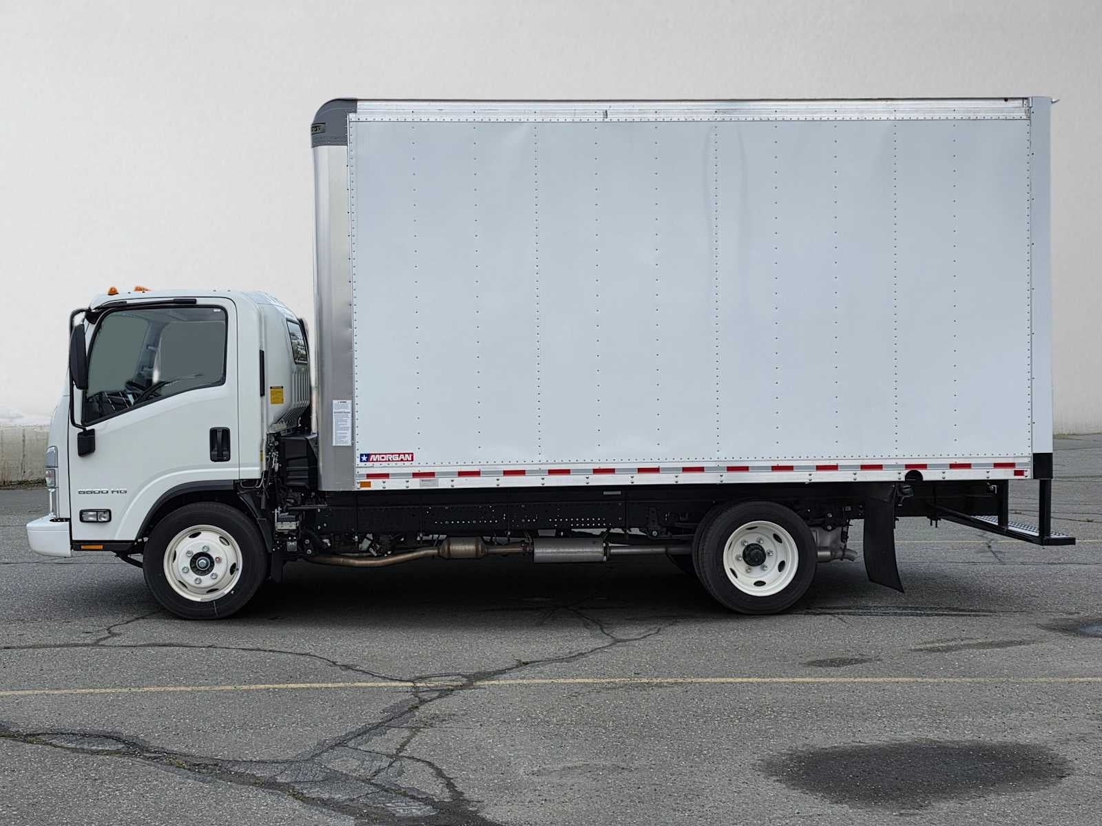 2025 Chevrolet Low Cab Forward 5500 HG Base