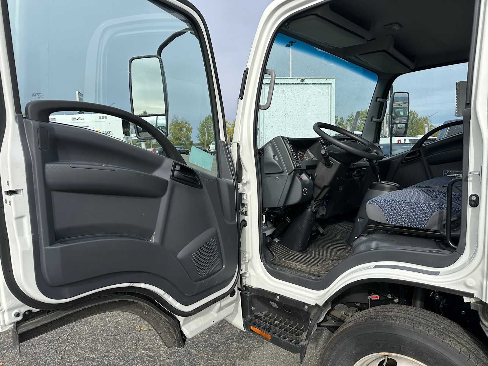2025 Chevrolet Low Cab Forward 5500 HG Base