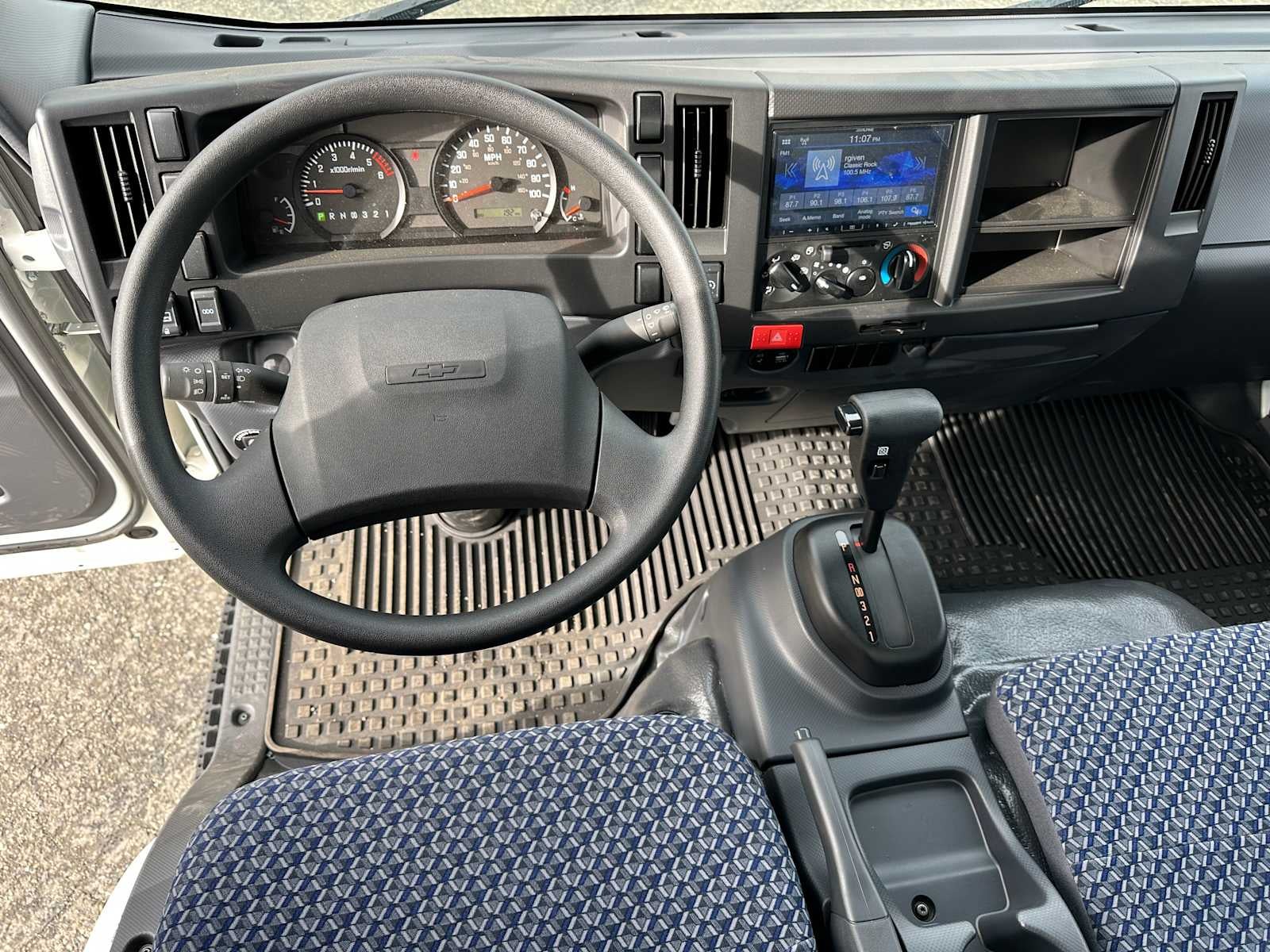 2025 Chevrolet Low Cab Forward 5500 HG Base