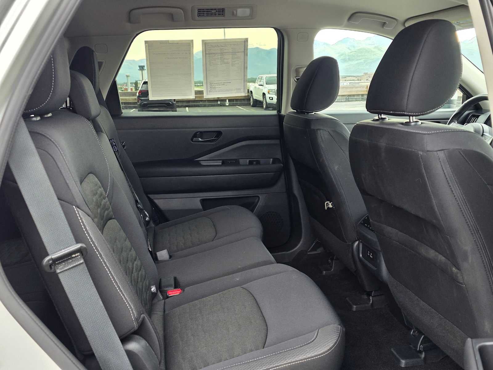 2025 Nissan Pathfinder SV