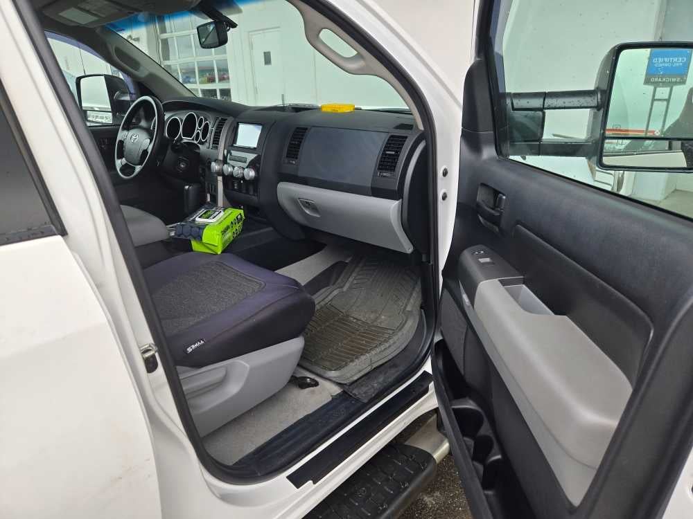 2010 Toyota Tundra 4WD Truck DB 4WD V8 5.7 SR5